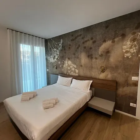 Apartment Fronte Mare Pineta - Jl Blue C7 *